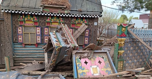 Паводок в Оренбурге не пожалел и сказочный домик в Дубках