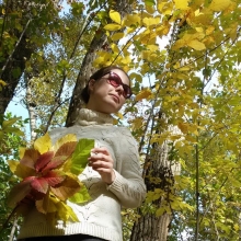Евгения Пугачева. Осень - это вторая весна, когда каждый лист - цветок. (А. Камю) Увеличить