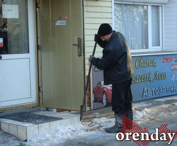 Оренбуржцы недовольны уборкой снега на улицах города