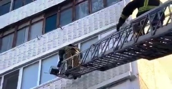 В одной из многоэтажек на улице Салмышской в квартире закрылся 11-летний ребенок