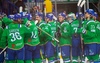 «Посадить на оклад и платить только за победы»: в Башкирии возмутились зарплатами хоккеистов «Салавата»